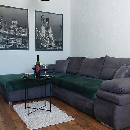 Apartment Zana Pirovac Bagian luar foto